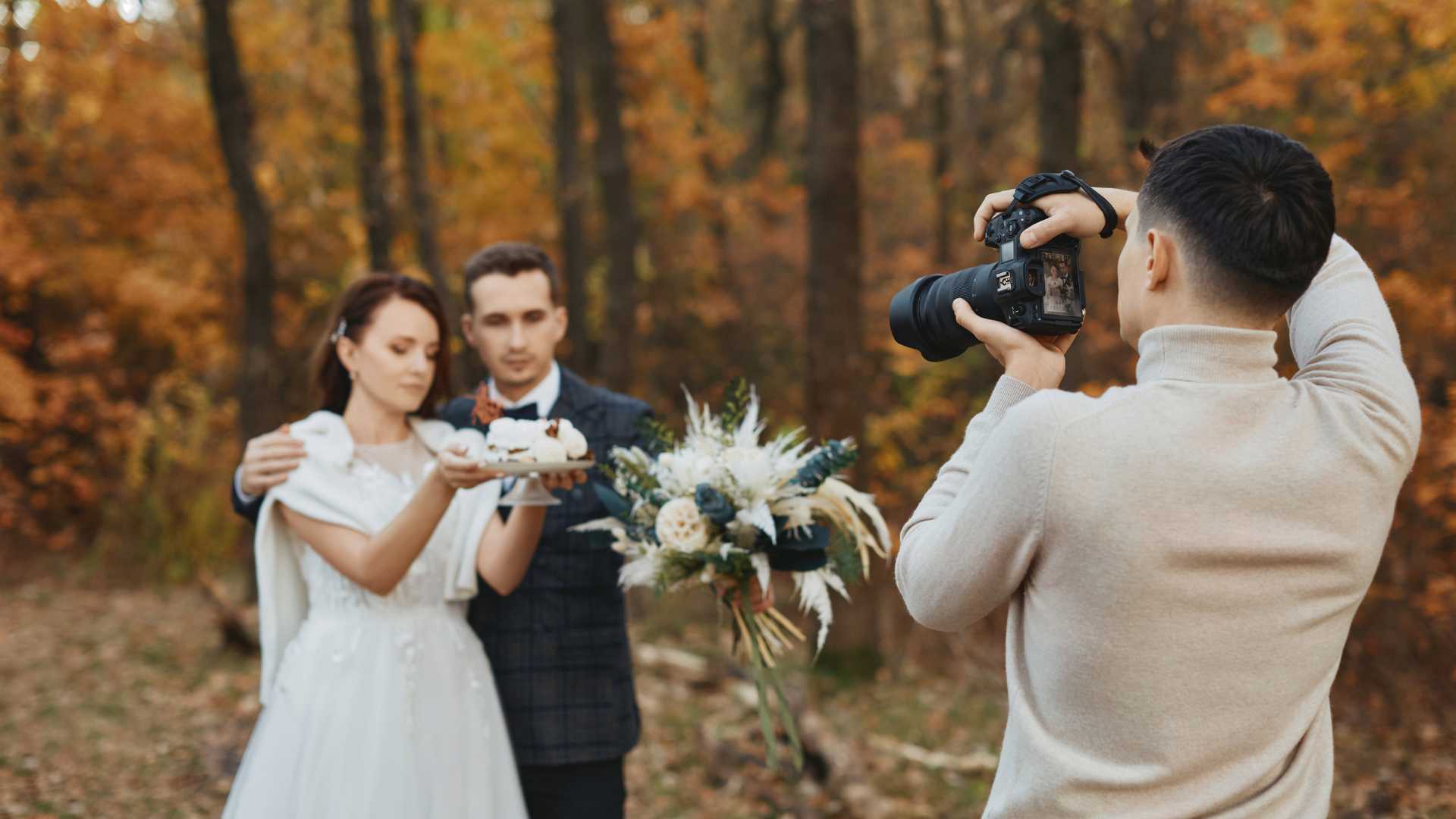 How Can You Save Money When Hiring Wedding Photographers in London