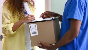 What Should You Consider When Choosing a Courier Company in London