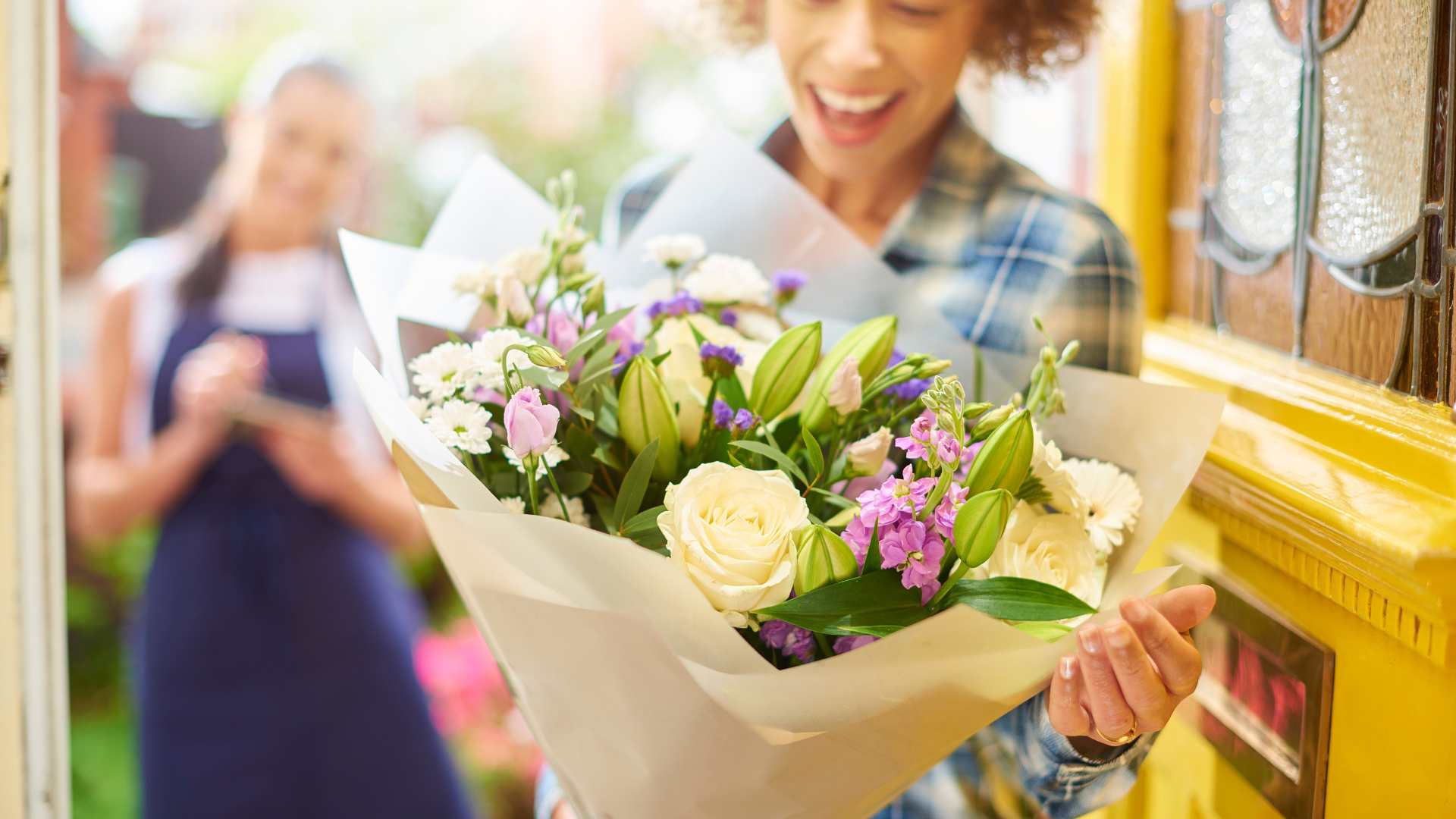 Can You Trust Online Reviews When Choosing a Flower Delivery Service