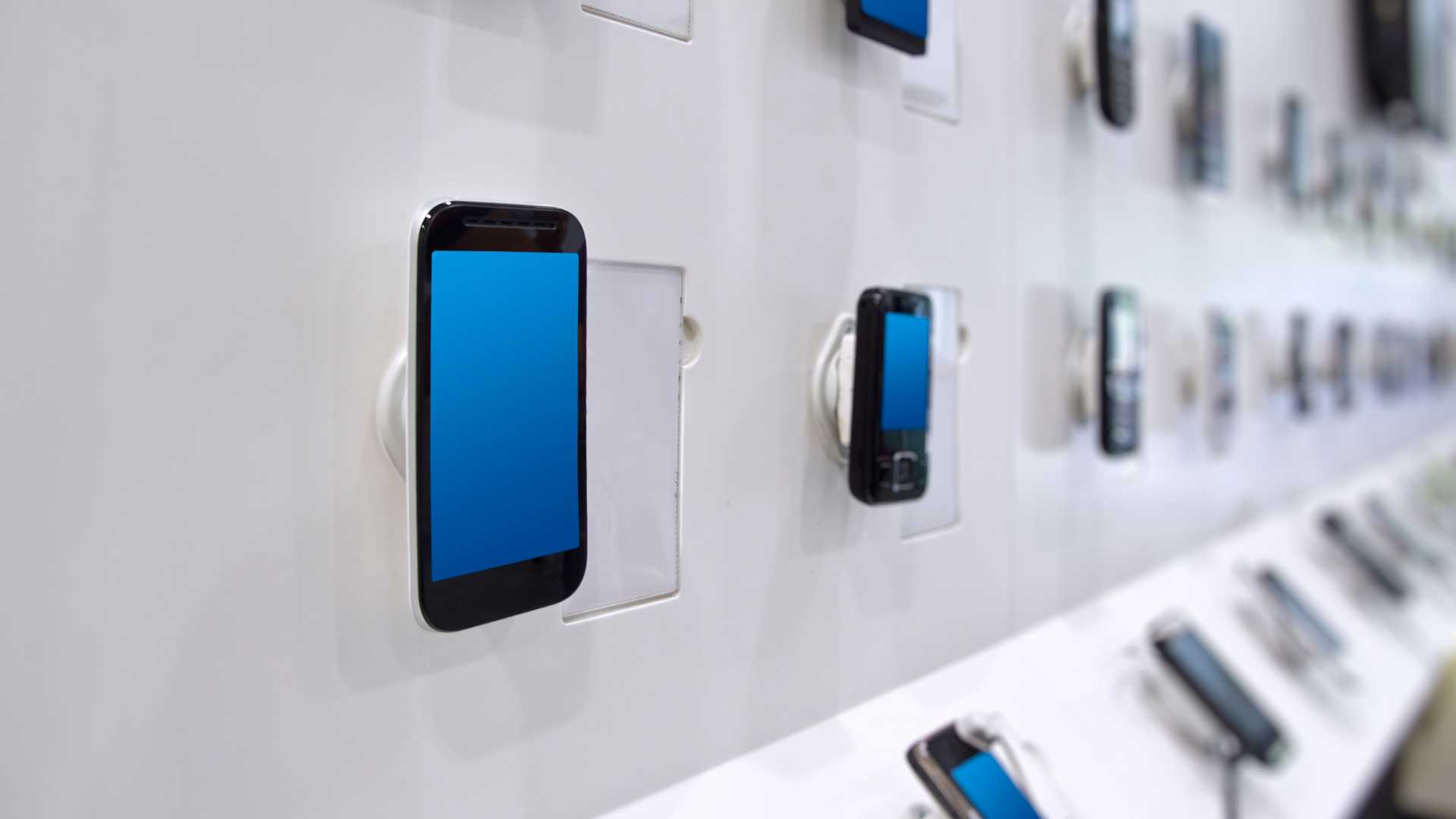 Which Shops Offer the Best Phone Services in Central London