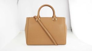 How Can You Identify Quality in a Designer Handbag