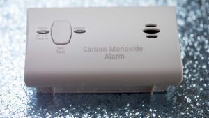 How can London residents choose the right CO detector company