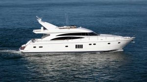 What Should You Expect from a Skippered Yacht Rental in London