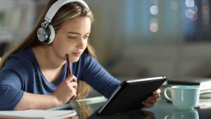 How Can Custom E-Learning Content Improve Team Performance