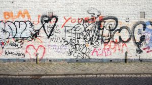 How Do Graffiti Removal Experts Handle Commercial Properties