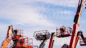 How Does Lifting Equipment Hire Compare to Purchasing
