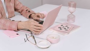 What Qualifications and Experience Should a Case Manager Have