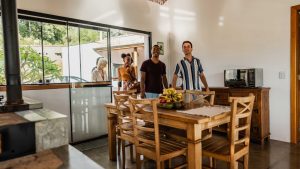 What services and amenities should you expect from top-rated rental agencies