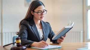 What Should You Consider Before Choosing a Corporate Law Firm